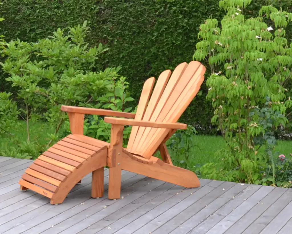 Dream Chair mit Footrest im Garten