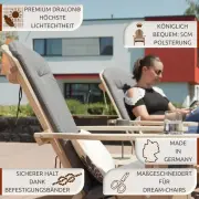 Rückansicht eines Adirondack Chairs mit der...