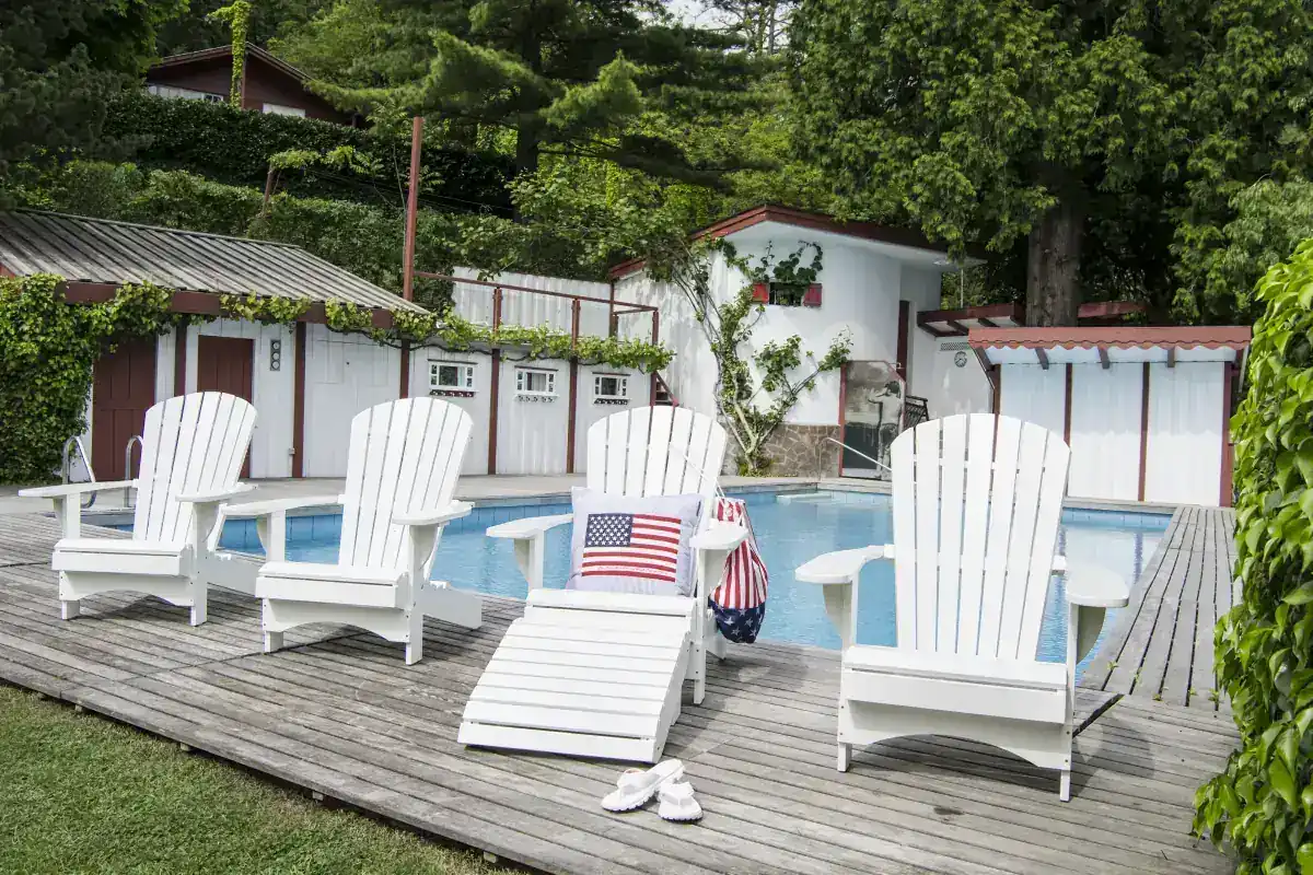 adirondack-chair-comfort-de-luxe-weiss-garten-landhausstil.webp